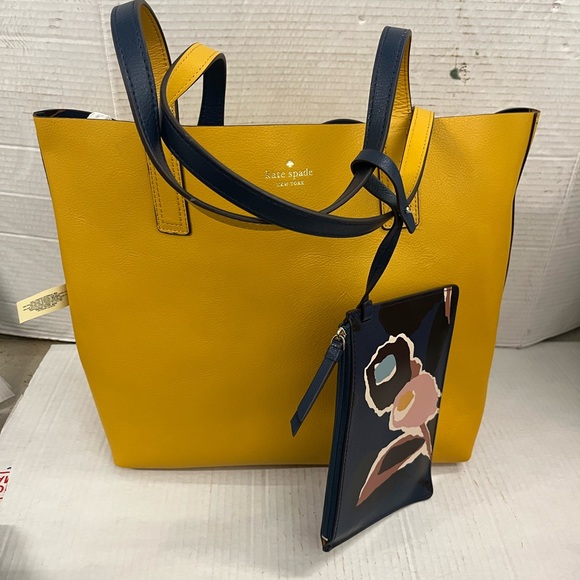 Kate Spade New York Arch Large Reversible Tote - Picture 1 of 7
